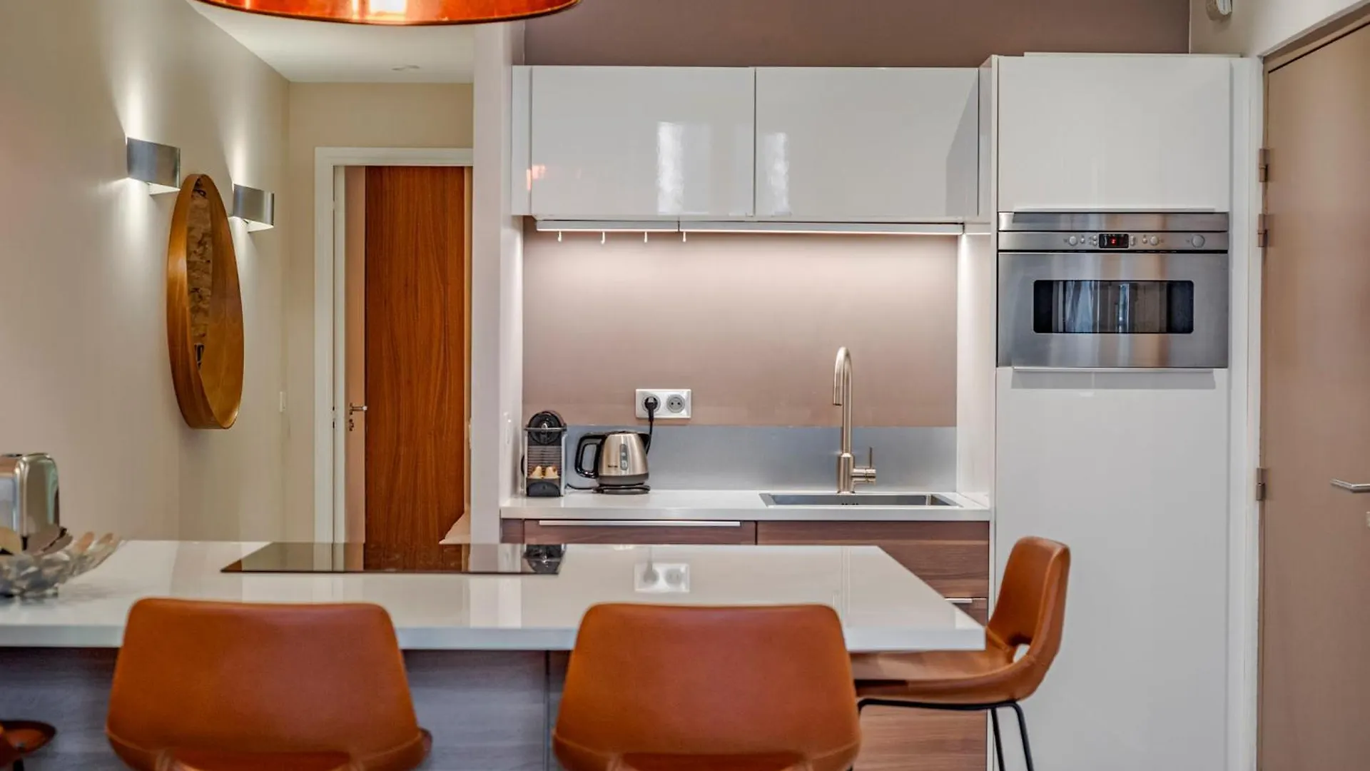 Luxury Family 2Br - Prime Location, Walk To Beach & Shopping, Sunny Balcony - By Totolulu Cannes Hoche