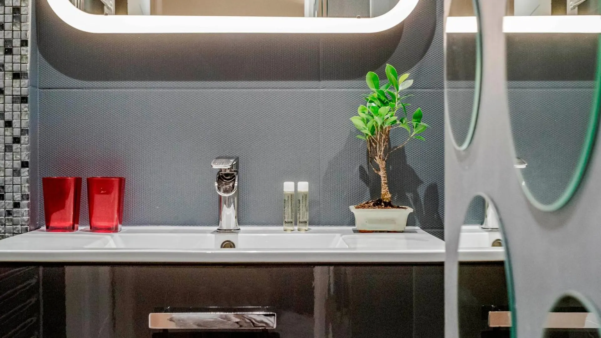 Luxury Family 2Br - Prime Location, Walk To Beach & Shopping, Sunny Balcony - By Totolulu Cannes Hoche 公寓