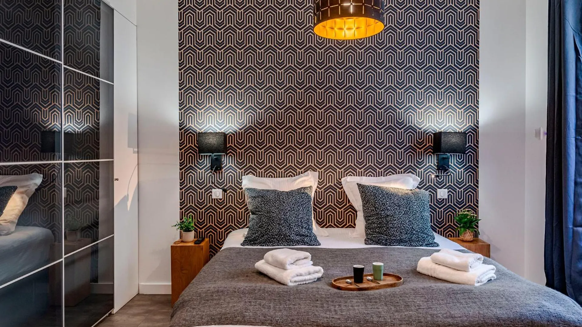 Luxury Family 2Br - Prime Location, Walk To Beach & Shopping, Sunny Balcony - By Totolulu Cannes Hoche 公寓