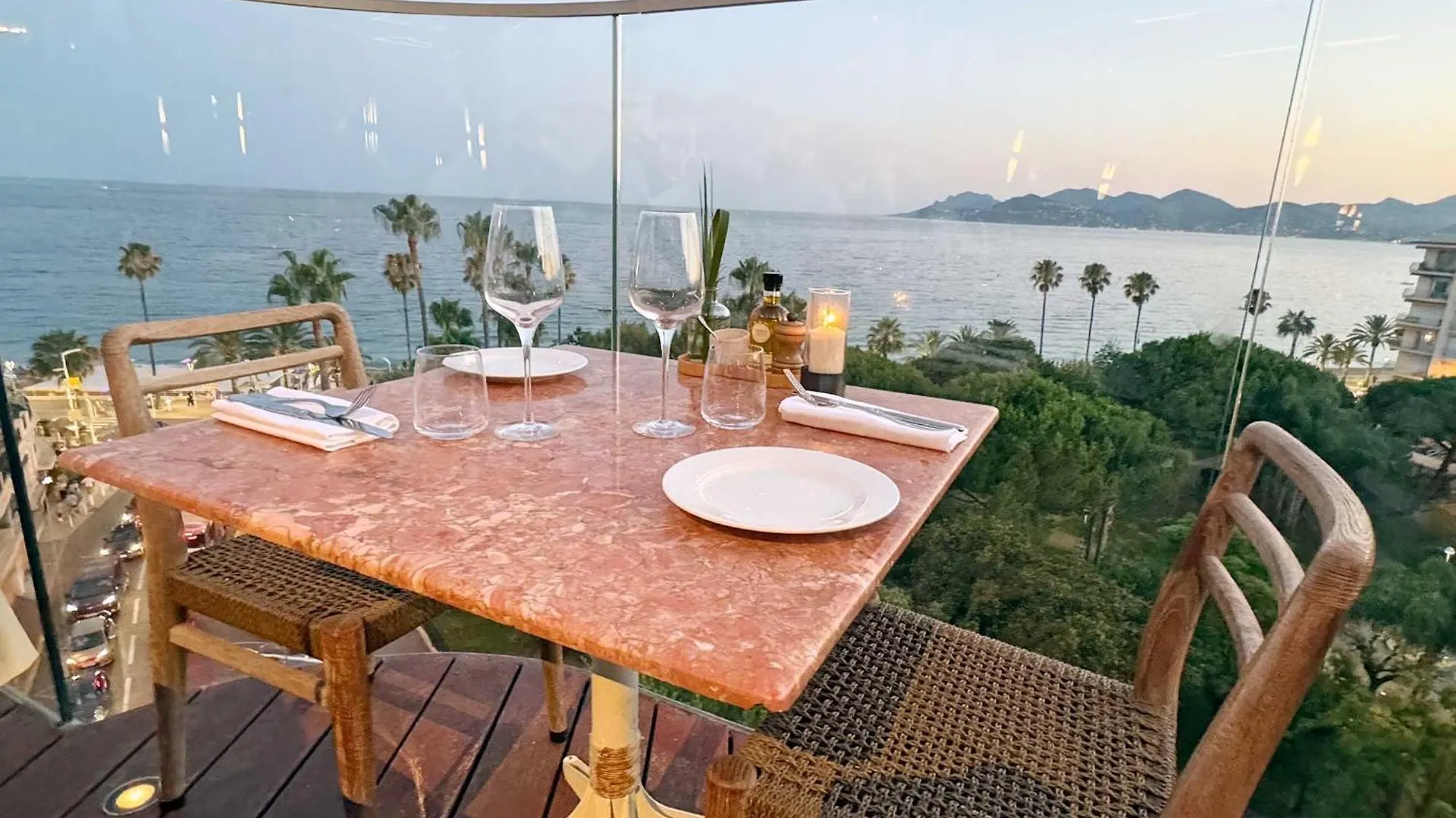 Luxury Family 2Br - Prime Location, Walk To Beach & Shopping, Sunny Balcony - By Totolulu Cannes Hoche
